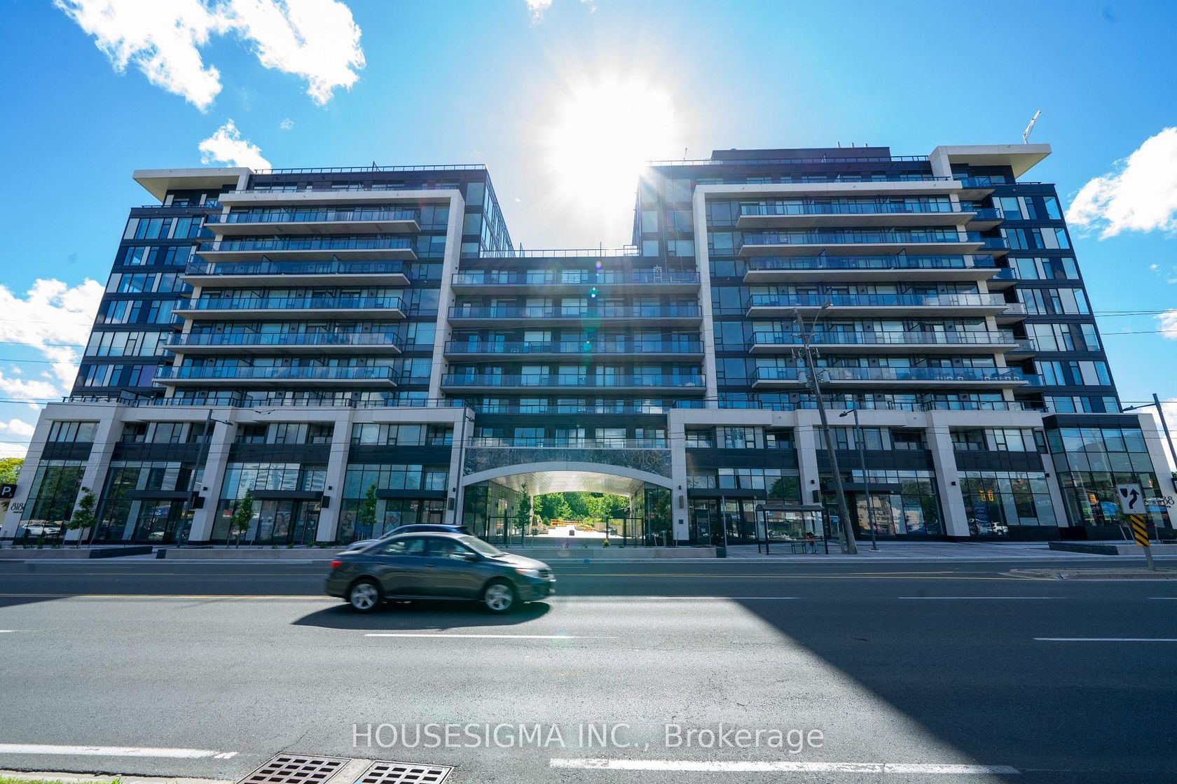 820 - 8188 Yonge Street, Uplands, Vaughan photo number 2