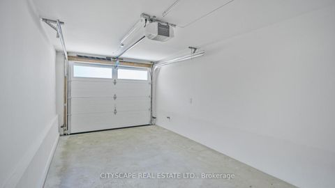 Photo 2 at 39 Kenworthy Avenue, Oakridge, Toronto