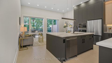 Photo 4 at 39 Kenworthy Avenue, Oakridge, Toronto