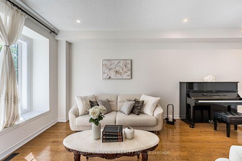 Photo 11 at 68 Ampezzo Avenue, Vellore Village, Vaughan