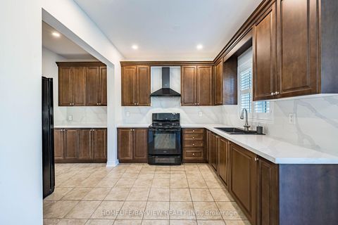 Photo 15 at 68 Ampezzo Avenue, Vellore Village, Vaughan