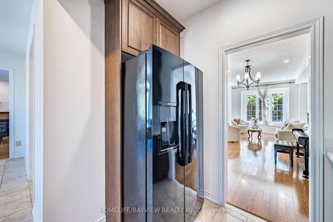 Photo 18 at 68 Ampezzo Avenue, Vellore Village, Vaughan