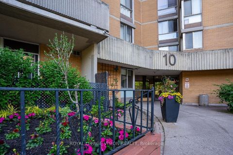 Photo 2 at 2107 - 10 Martha Eaton Way S, Amesbury, Toronto