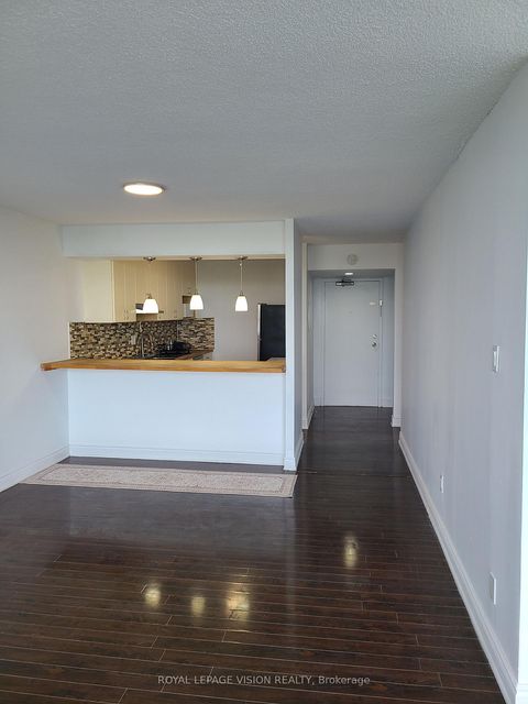 Photo 5 at 2107 - 10 Martha Eaton Way S, Amesbury, Toronto