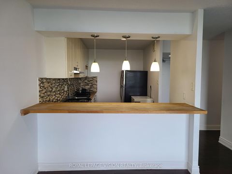 Photo 12 at 2107 - 10 Martha Eaton Way S, Amesbury, Toronto