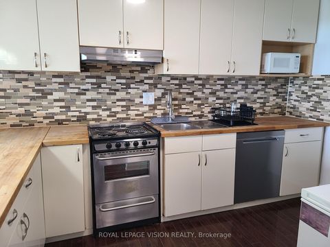 Photo 13 at 2107 - 10 Martha Eaton Way S, Amesbury, Toronto