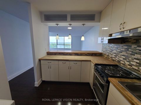 Photo 16 at 2107 - 10 Martha Eaton Way S, Amesbury, Toronto