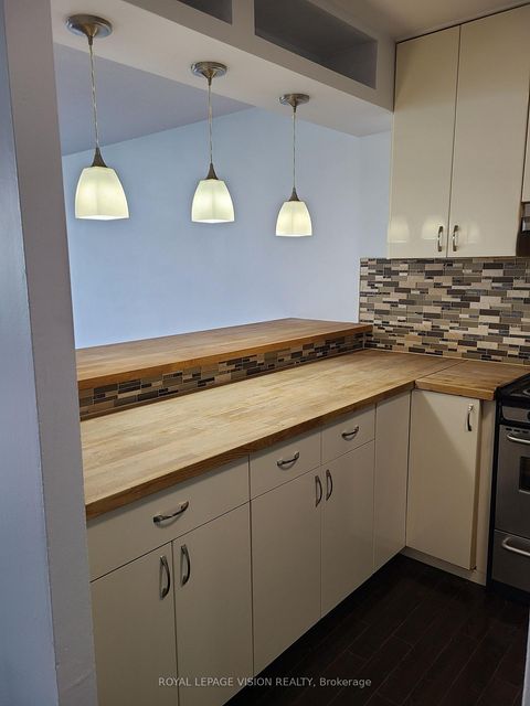 Photo 18 at 2107 - 10 Martha Eaton Way S, Amesbury, Toronto