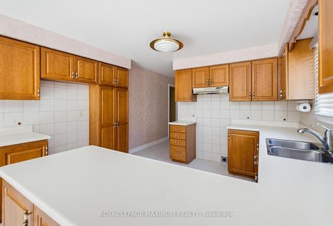 Photo 11 at 91 Wilshire Boulevard, East Woodbridge, Vaughan