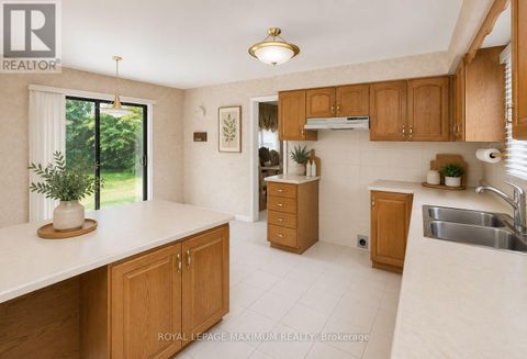 Photo 14 at 91 Wilshire Boulevard, East Woodbridge, Vaughan