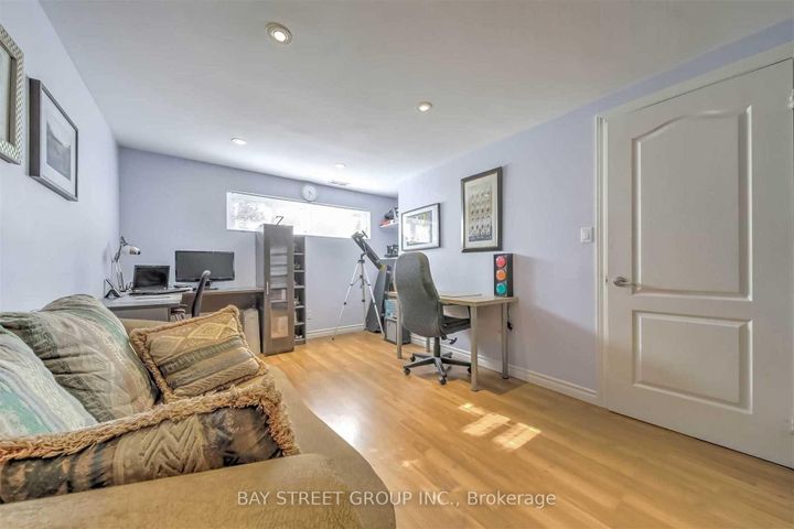 Photo 16 at 33 Heathview Avenue, Bayview Village, Toronto