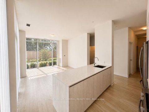 Photo 4 at TH10 - 5858 Yonge Street, Newtonbrook West, Toronto