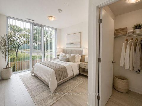 Photo 6 at TH10 - 5858 Yonge Street, Newtonbrook West, Toronto