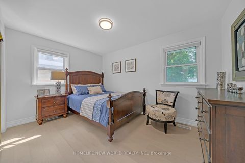 Photo 9 at 736 Grace Street, College Manor, Newmarket