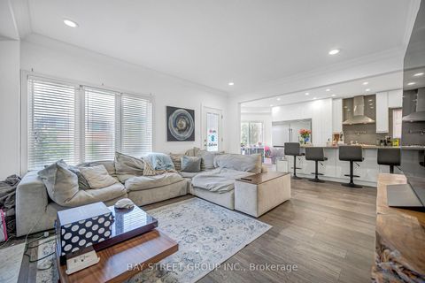 Photo 8 at 231 Shaftsbury Avenue N, Westbrook, Richmond Hill