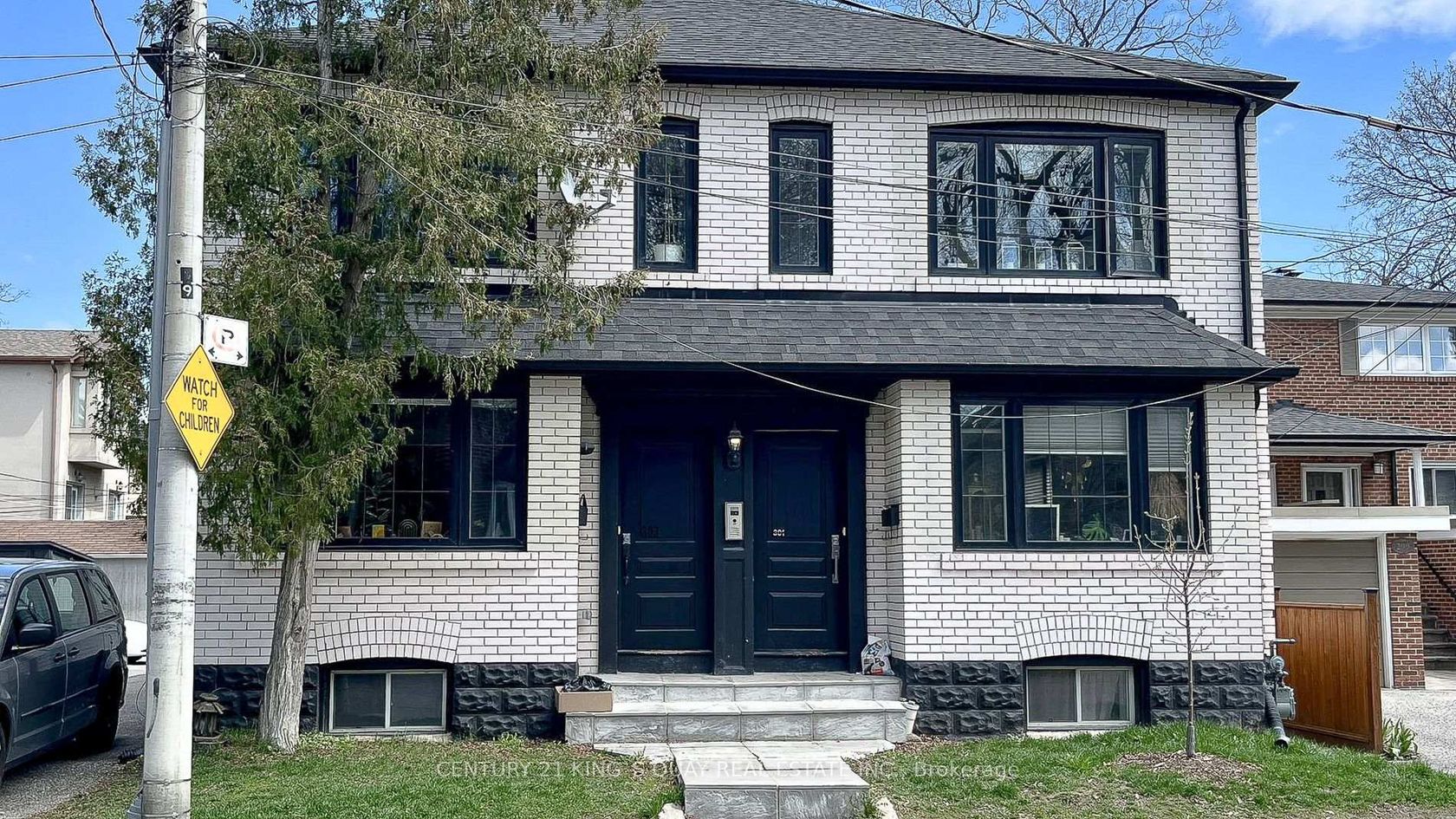301 Cleveland Street, Mount Pleasant East, Toronto photo number 2