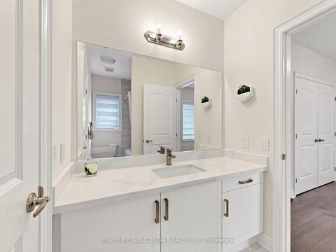 Photo 32 at 73 Menotti Drive, Oak Ridges, Richmond Hill