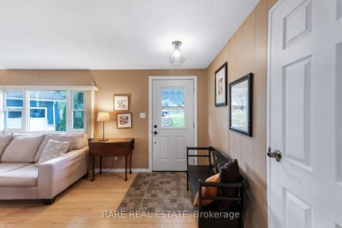 Photo 1 at 11 Hawthorne Drive, Alcona, Innisfil