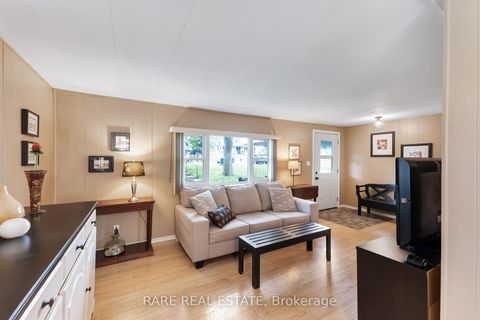 Photo 2 at 11 Hawthorne Drive, Alcona, Innisfil
