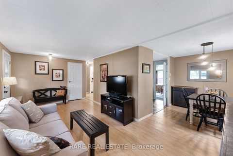 Photo 3 at 11 Hawthorne Drive, Alcona, Innisfil