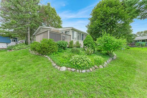 Photo 13 at 11 Hawthorne Drive, Alcona, Innisfil