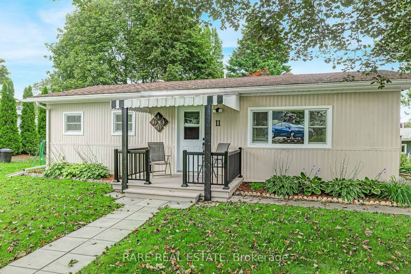 11 Hawthorne Drive, Alcona, Innisfil photo number 2