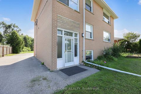 Photo 3 at 137 Vancouver Street, Codrington, Barrie