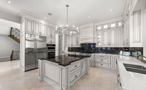 Photo 4 at 18 Parker Avenue, Oak Ridges, Richmond Hill