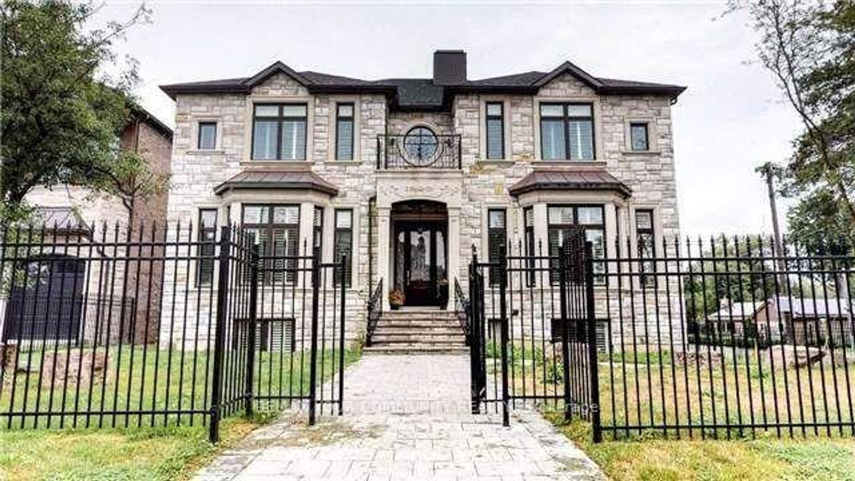 18 Parker Avenue, Oak Ridges, Richmond Hill photo number 2