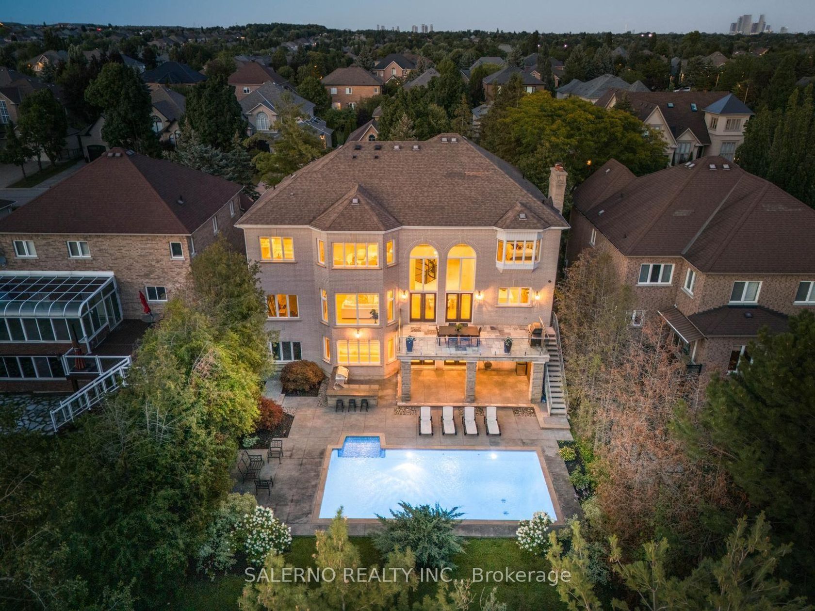 188 Deerchase Circle, Islington Woods, Vaughan photo 2