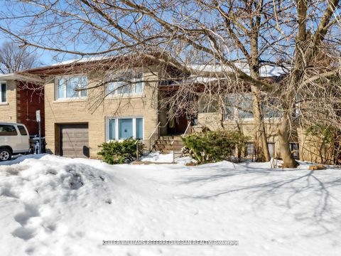 Photo 2 at 14 Frontenac Avenue, Nortown, Toronto