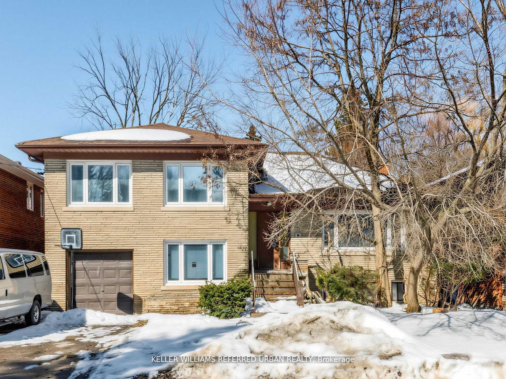 14 Frontenac Avenue, Nortown, Toronto photo number 2