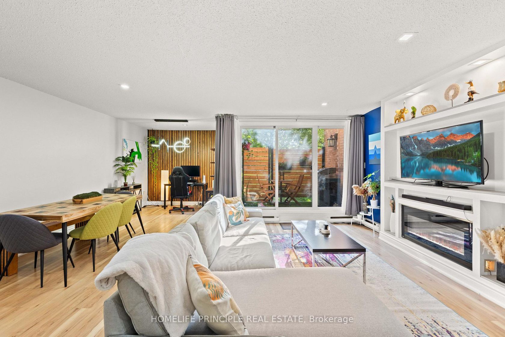 1059 - 100 Mornelle Court, Morningside, Toronto photo number 2