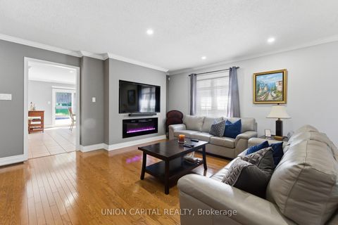 Photo 5 at 1473 Greenvalley Trail, Taunton, Oshawa