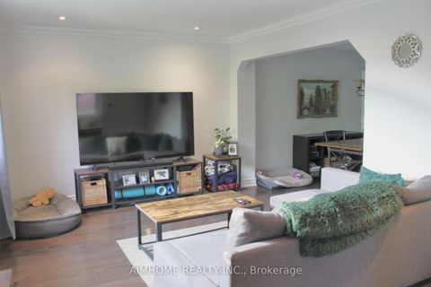 Photo 3 at 31 Camilla Crescent, Birchmount, Toronto