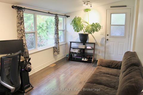 Photo 7 at 31 Camilla Crescent, Birchmount, Toronto