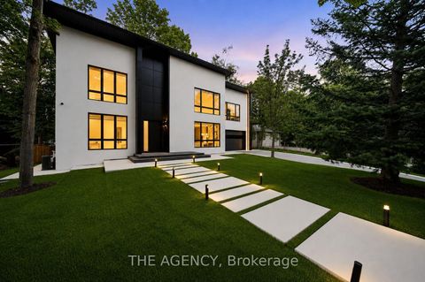 Photo 1 at 193 Beechwood Crescent, Central Newmarket, Newmarket