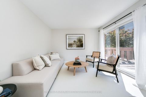 Photo 9 at 21 - 30 Chichester Place, L'Amoreaux, Toronto