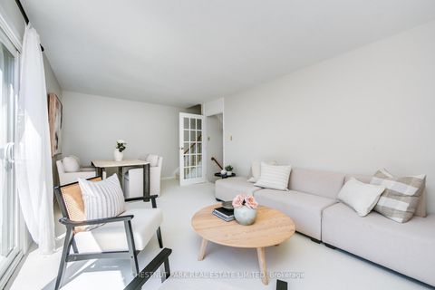 Photo 11 at 21 - 30 Chichester Place, L'Amoreaux, Toronto