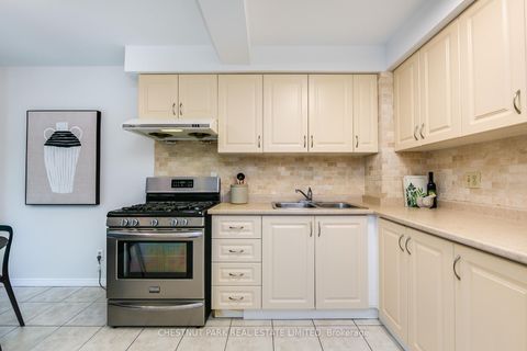 Photo 17 at 21 - 30 Chichester Place, L'Amoreaux, Toronto