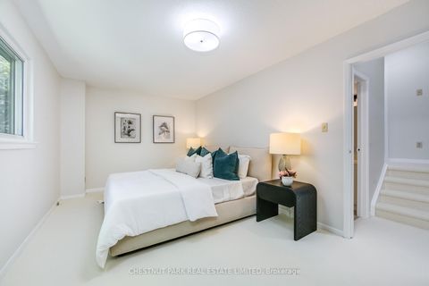 Photo 25 at 21 - 30 Chichester Place, L'Amoreaux, Toronto