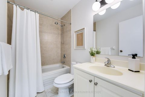 Photo 36 at 21 - 30 Chichester Place, L'Amoreaux, Toronto