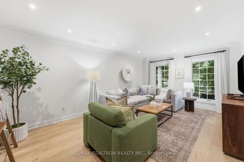 Photo 4 at 653 Exceller Circle, Wyndham, Newmarket