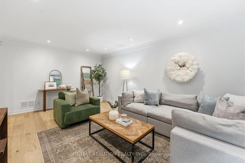 Photo 5 at 653 Exceller Circle, Wyndham, Newmarket