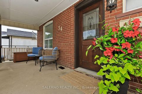 Photo 2 at 34 Fairfield Avenue, Long Branch, Toronto