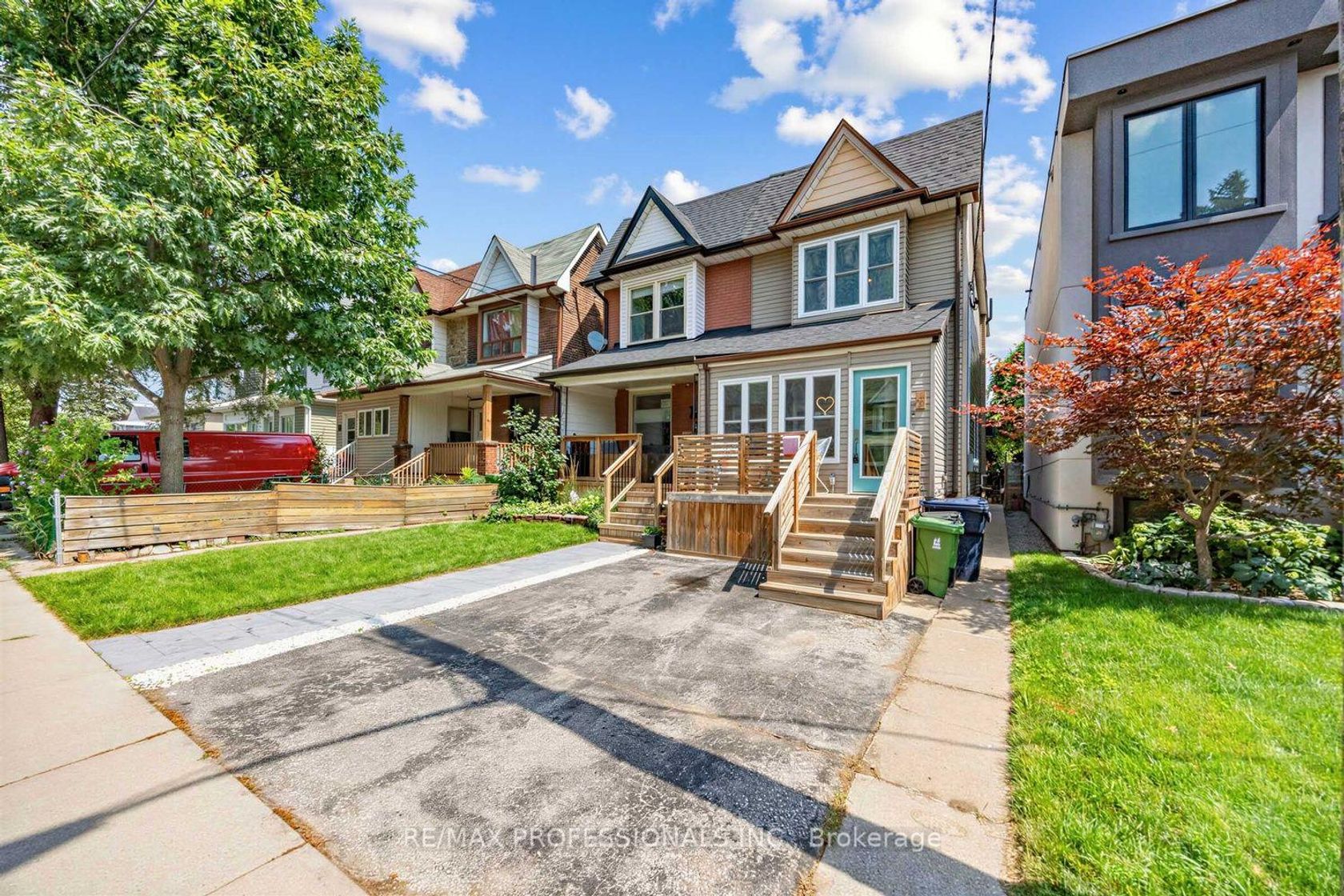 3 Blakley Avenue, Smythe, Toronto 