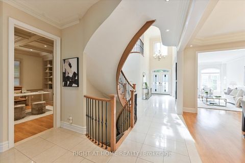 Photo 3 at 154 Charlton Boulevard, Newtonbrook West, Toronto