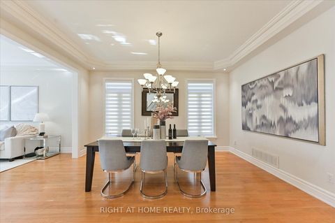 Photo 8 at 154 Charlton Boulevard, Newtonbrook West, Toronto