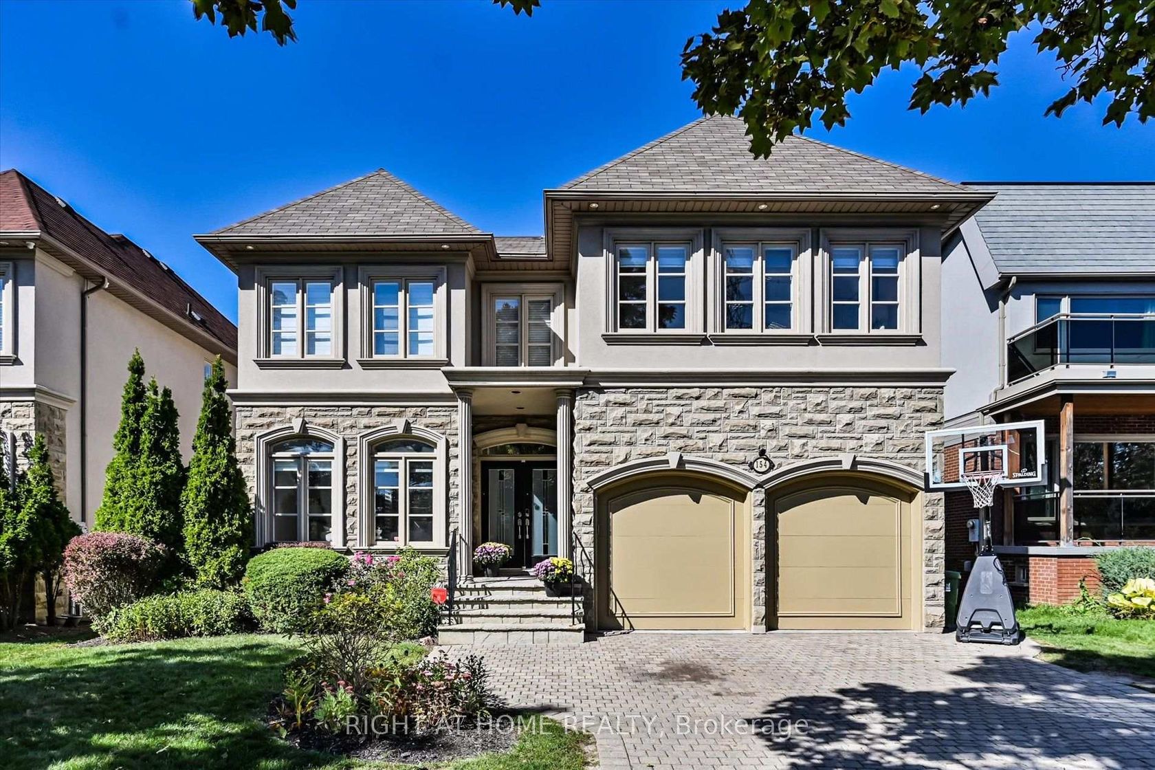 154 Charlton Boulevard, Newtonbrook West, Toronto 