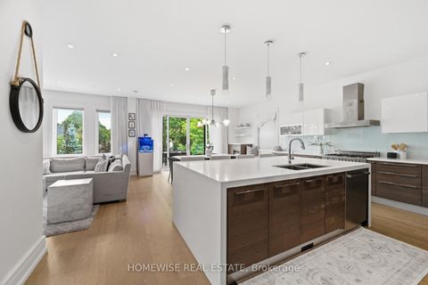Photo 6 at 90 Mcgillivray Avenue, Nortown, Toronto